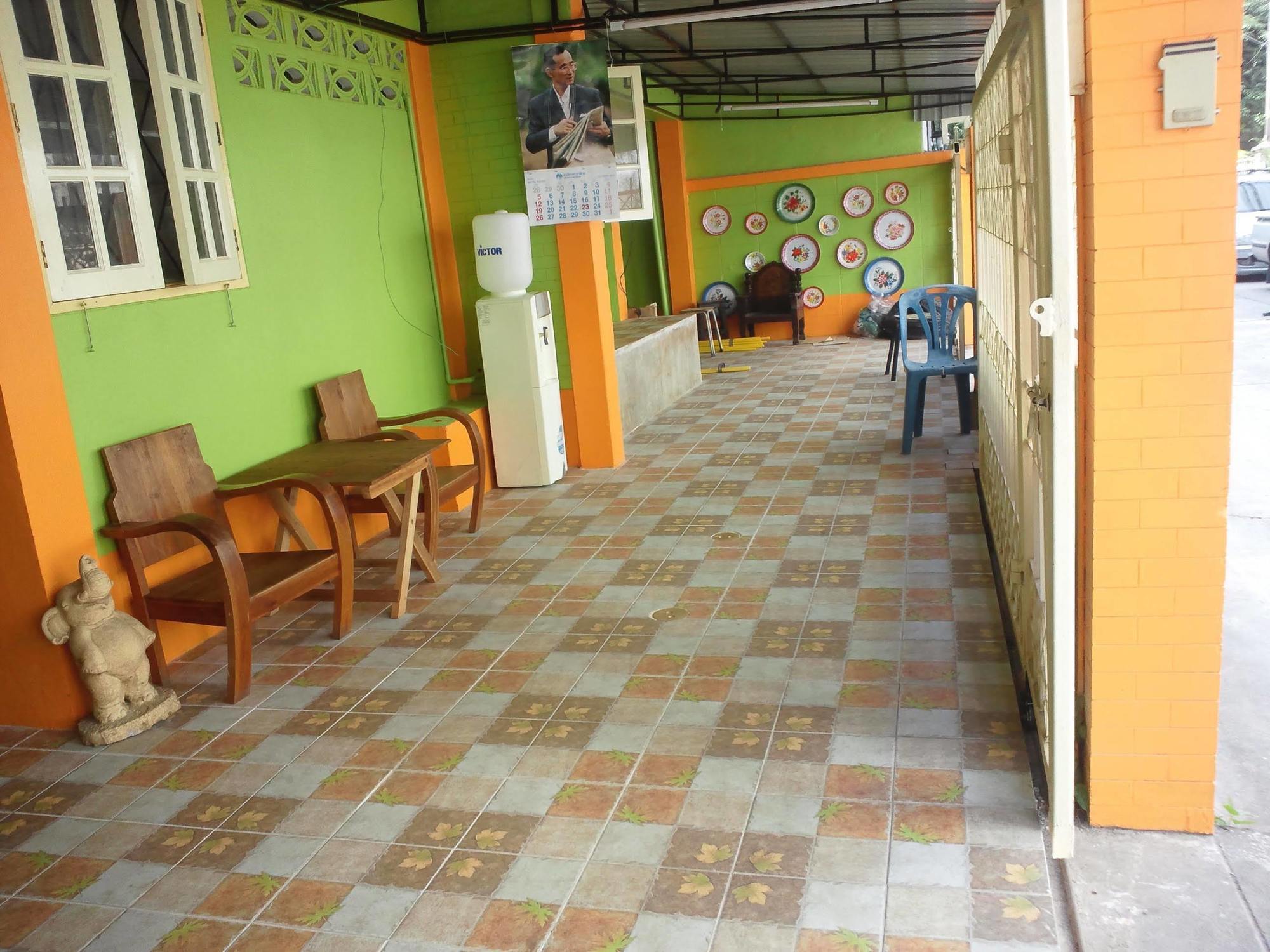 Nalin Guesthouse Chiang Mai Exterior foto